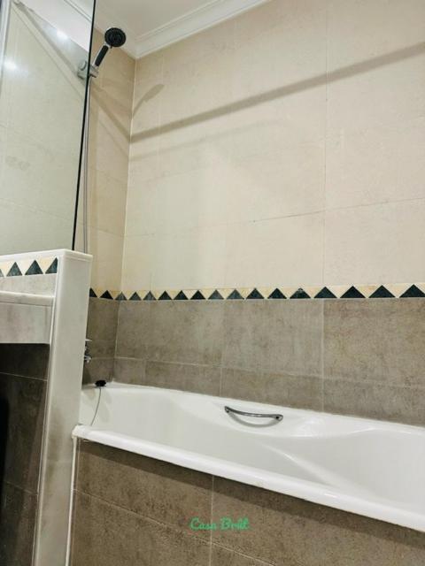 Apartament Casa Brut - Nova *